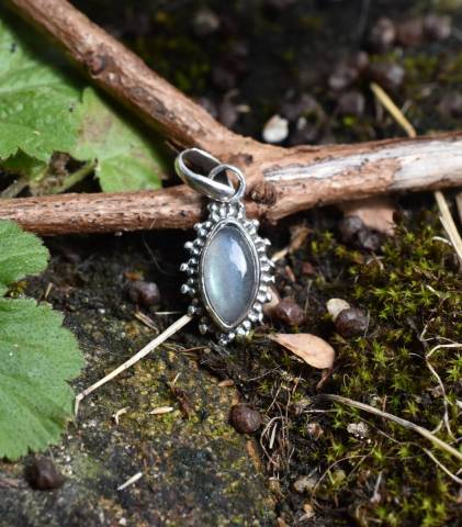 Pendentif labradorite et argent 925 favorisant la protection