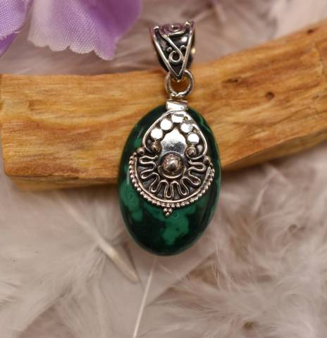 Pendentif malachite et argent 925 favorisant la confiance en soi et anti-douleurs