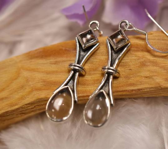 Boucles d'oreilles cristal de roche et argent 925 favorisant l'amplification nergtique